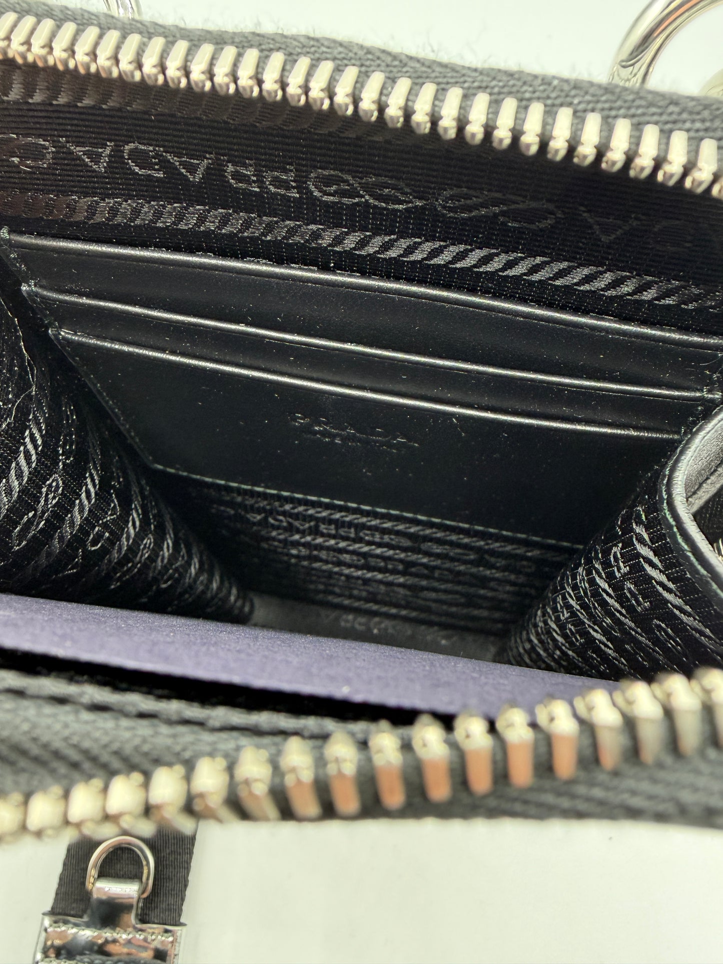 Prada porta telefono/porta carte